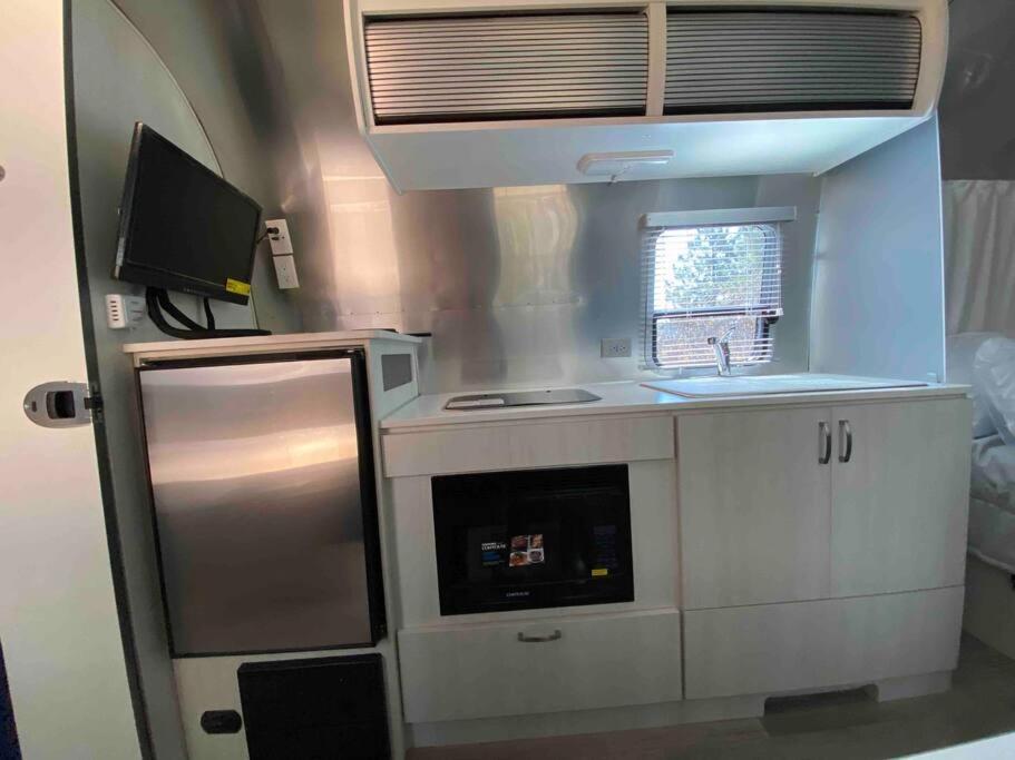 Modern Airstream With Amazing View - 10 To 15 Minutes From Kings Canyon National Park Dunlap Екстер'єр фото